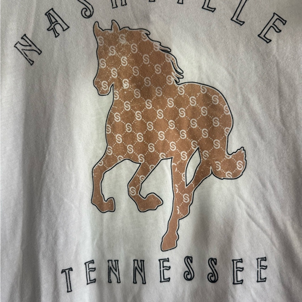 White Graphic Women's Top Tennessee Sterling & Stitch Brown Horse